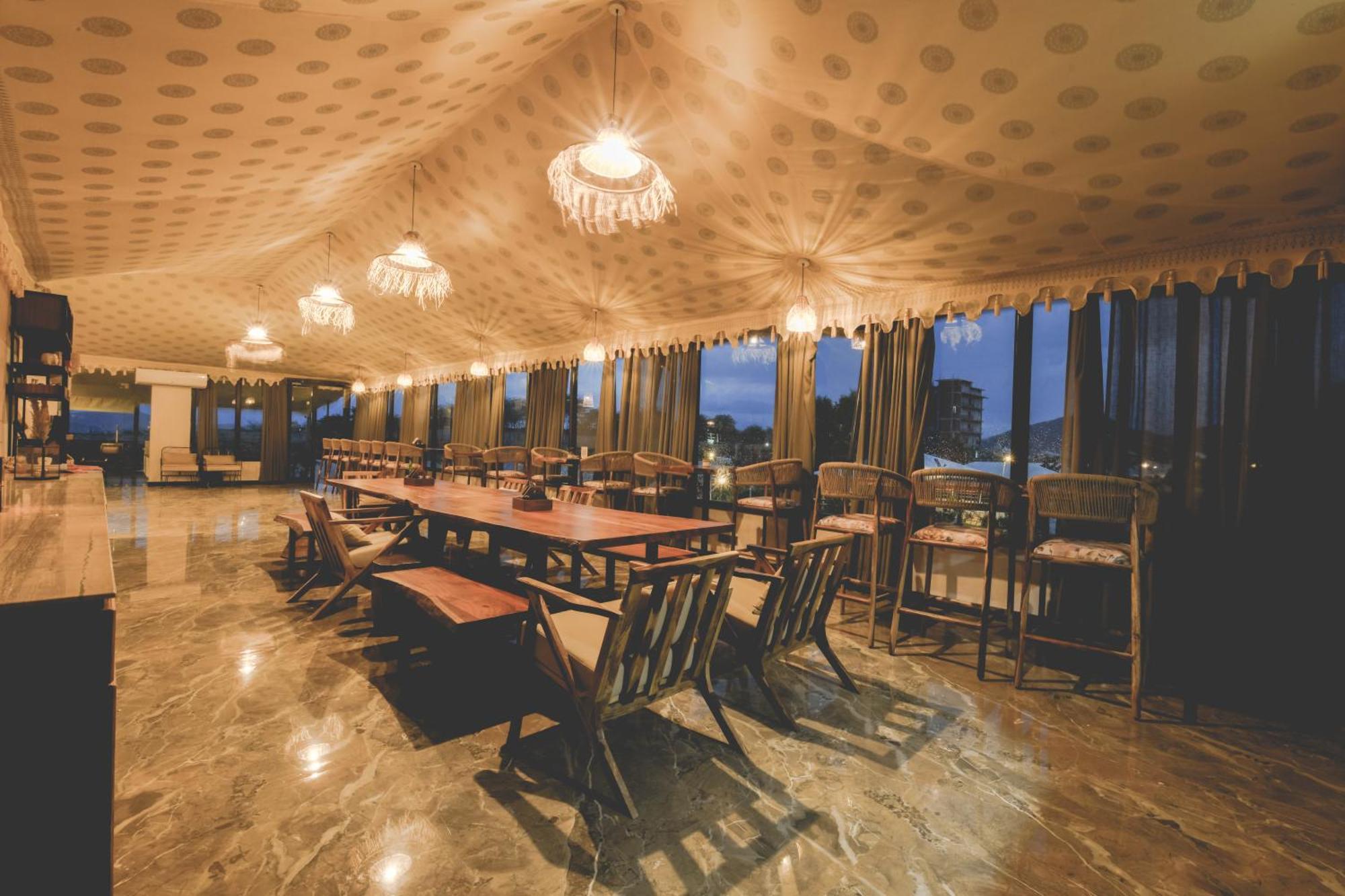 ราไวย์ ลักชัวรี เต็นต์ ปุษกร Hotel พุชการ์ ภายนอก รูปภาพ